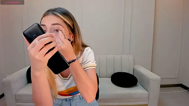 StacyWoods online show from 07.07.26