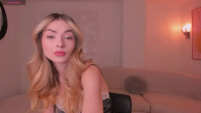 StacyWoods online show from 07.10.26