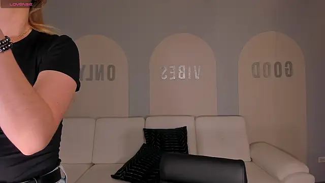 StacyWoods online show from 07.20.26