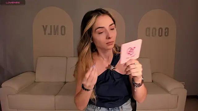 StacyWoods online show from 07.22.26