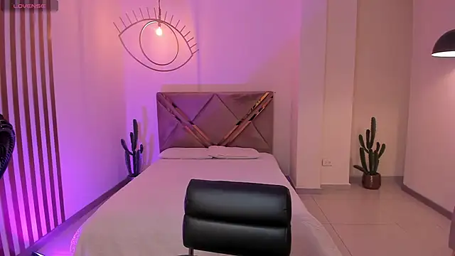 StacyWoods online show from 07.31.26