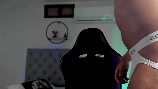 LiamGarcia1 online show from 01.04.25