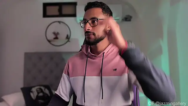 LiamGarcia1 online show from 01.05.25