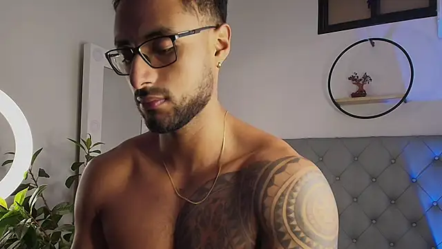 LiamGarcia1 online show from 01.16.25