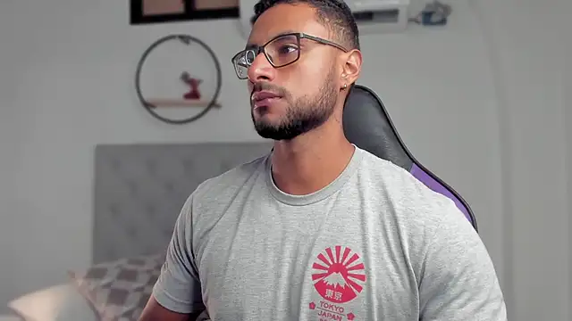 LiamGarcia1 online show from 01.30.25