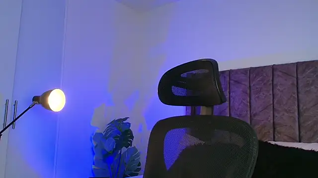 LiamGarcia1 online show from 11.27.25