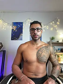 LiamGarcia1 online show from 07.10.26