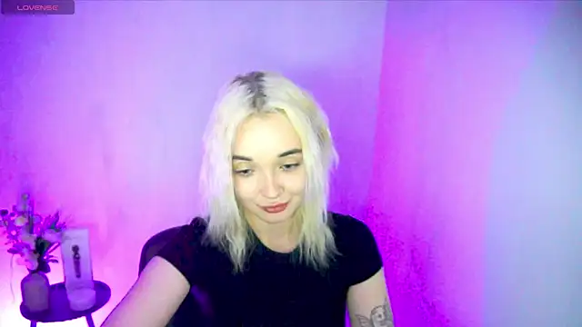 Snapshot of Ashley_S chatting on 08.07.26 Ashley S online show from 08.07.26