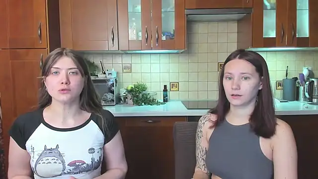 HotCaramellsTV online show from 04.30.26