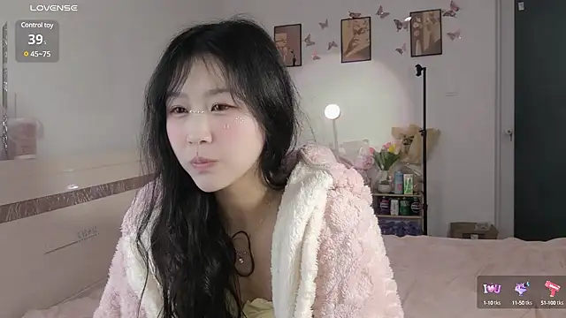 Snapshot of Luminous163 chatting on 02.02.25 Luminous163 online show from 02.02.25