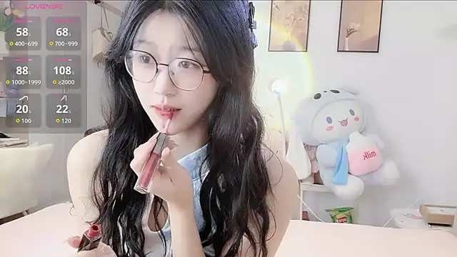 Snapshot of Luminous163 chatting on 09.18.25 Luminous163 online show from 09.18.25