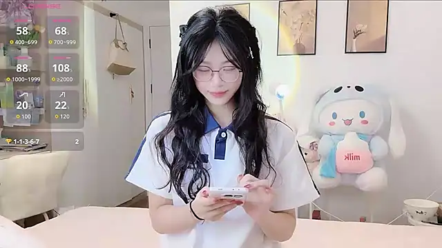 Snapshot of Luminous163 chatting on 09.23.25 Luminous163 online show from 09.23.25