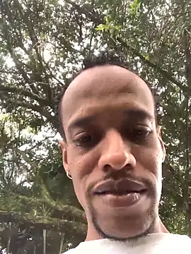 Snapshot of Salomon_koude chatting on 12.20.25 Salomon koude online show from 12.20.25