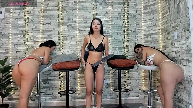 Snapshot of Candyscouples chatting on 09.23.25 Candyscouples online show from 09.23.25