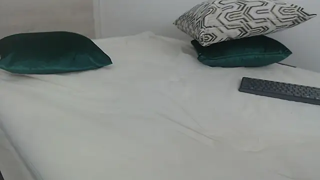 sussy leon online show from 12.23.24