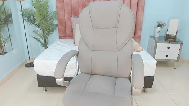 sussy leon online show from 11.20.25