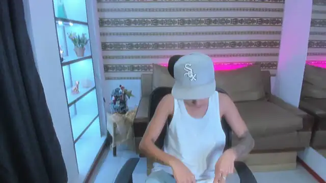 Snapshot of nova_sex01 chatting on 12.24.24 nova sex01 online show from 12.24.24