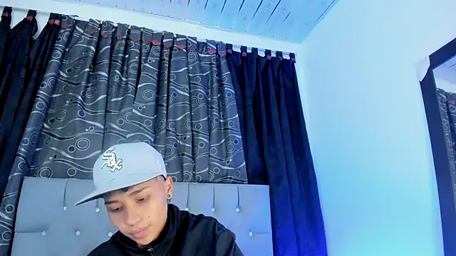 Snapshot of nova_sex01 chatting on 12.28.24 nova sex01 online show from 12.28.24