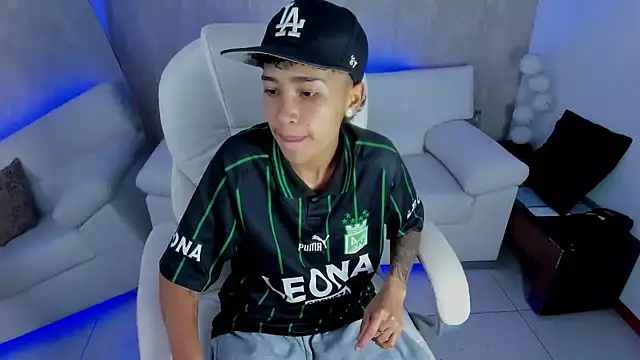 Snapshot of nova_sex01 chatting on 01.06.25 nova sex01 online show from 01.06.25