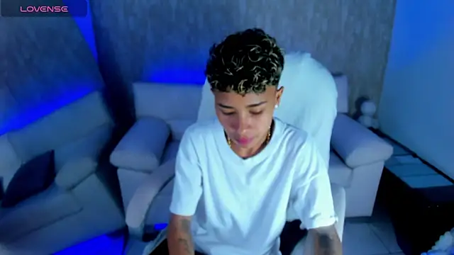 Snapshot of nova_sex01 chatting on 10.11.25 nova sex01 online show from 10.11.25