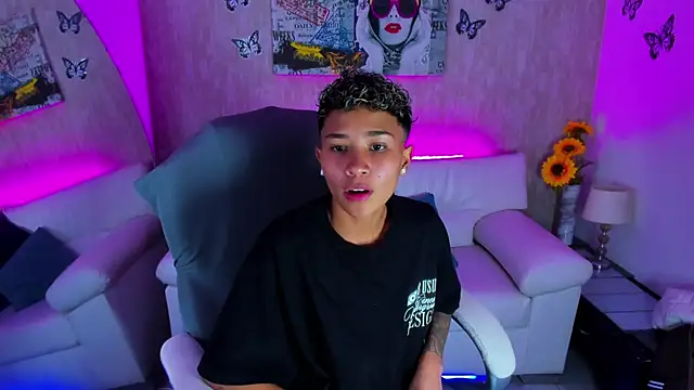 Snapshot of nova_sex01 chatting on 11.28.25 nova sex01 online show from 11.28.25