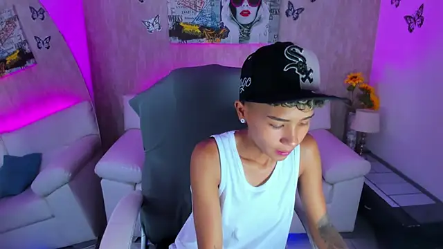 Snapshot of nova_sex01 chatting on 12.14.25 nova sex01 online show from 12.14.25