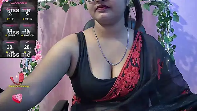 Snapshot of Pari-new chatting on 12.05.25 Pari-new online show from 12.05.25