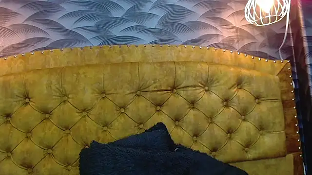 Snapshot of NahomiFireSex chatting on 10.21.25 NahomiFireSex online show from 10.21.25