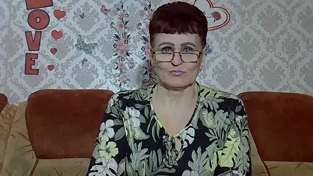 Snapshot of PaulaGolden chatting on 06.19.26 PaulaGolden online show from 06.19.26