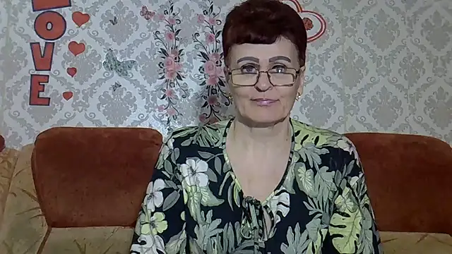 Snapshot of PaulaGolden chatting on 06.21.26 PaulaGolden online show from 06.21.26