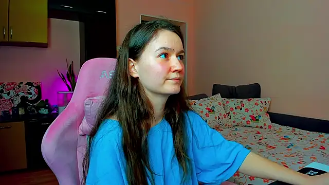 Snapshot of ameli_moon chatting on 12.17.25 ameli moon online show from 12.17.25