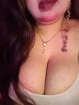 Snapshot of Suhanakhan00 chatting on 07.17.26 Suhanakhan00 online show from 07.17.26