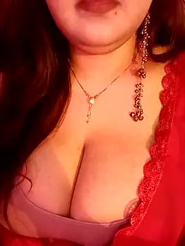 Snapshot of Suhanakhan00 chatting on 07.19.26 Suhanakhan00 online show from 07.19.26