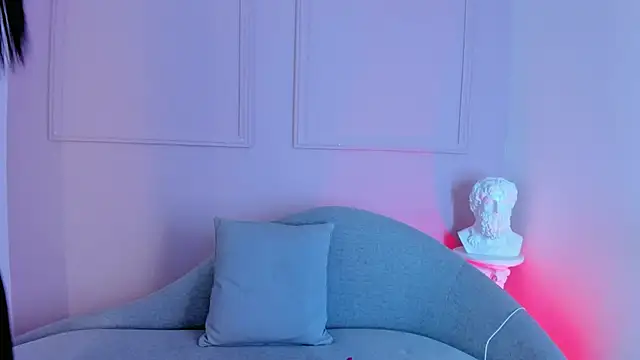 Snapshot of victoria_milann chatting on 12.03.25 victoria milann online show from 12.03.25