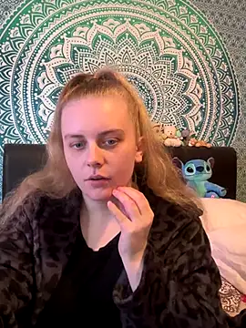 Snapshot of Vixen_Mistress_Ali chatting on 12.04.24 Vixen Mistress Ali online show from 12.04.24