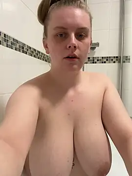 Snapshot of Vixen_Mistress_Ali chatting on 02.25.25 Vixen Mistress Ali online show from 02.25.25