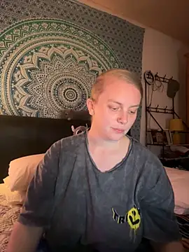 Snapshot of Vixen_Mistress_Ali chatting on 10.06.25 Vixen Mistress Ali online show from 10.06.25