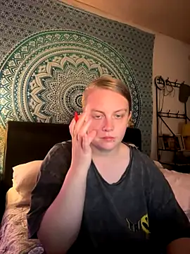 Snapshot of Vixen_Mistress_Ali chatting on 10.07.25 Vixen Mistress Ali online show from 10.07.25