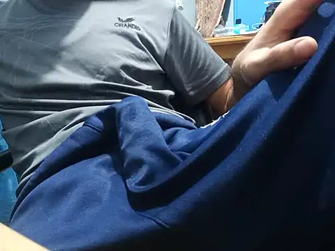 Snapshot of SALLY_OMAR_ chatting on 11.17.25 SALLY OMAR online show from 11.17.25