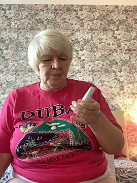 Laura Millf online show from 01.20.25