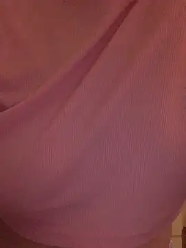 Laura Millf online show from 01.28.25