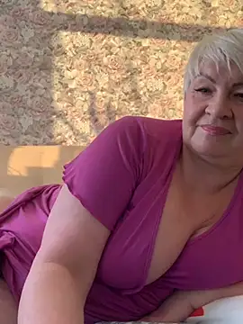 Laura Millf online show from 02.25.25