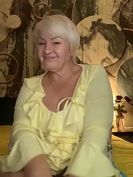 Laura Millf online show from 11.21.25