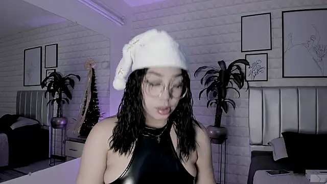 Lizzie-Evans online show from 12.05.25