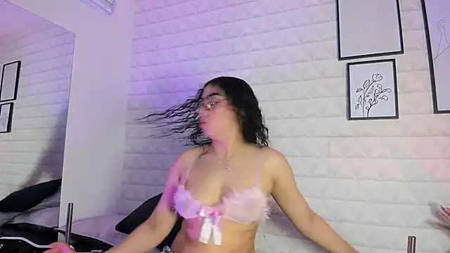 Lizzie-Evans online show from 04.23.26