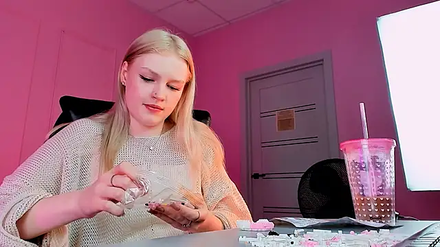 GraceGlamour online show from 01.19.25