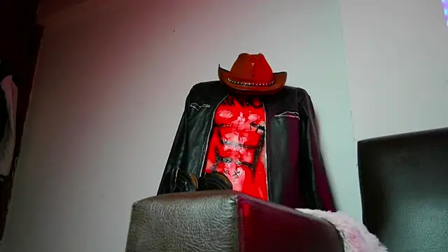 Leonnardo Jaramillo online show from 12.18.24