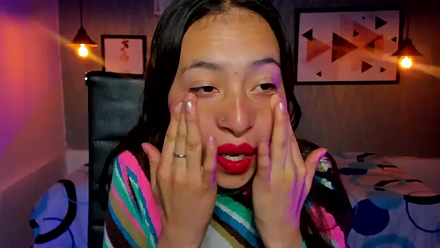 Snapshot of Valeria_roussi chatting on 12.11.24 Valeria roussi online show from 12.11.24