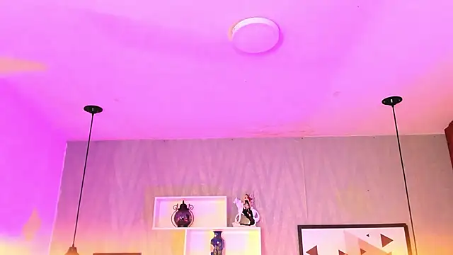 Snapshot of Valeria_roussi chatting on 12.24.24 Valeria roussi online show from 12.24.24