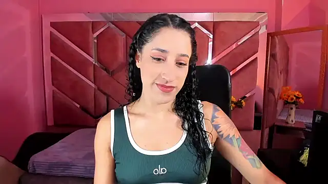 Snapshot of Eimy_Sexy_ chatting on 10.14.25 Eimy Sexy online show from 10.14.25